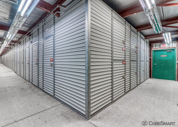 Facility photo: //images.sparefoot.com/medium/6344269f5aacc0e216.jpg