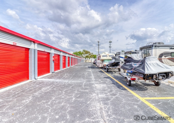 Storage Units at CubeSmart Self Storage - Bradenton - 6512 14th Street West - 6512 14th St W