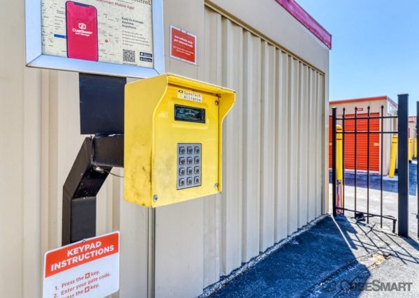 Storage Units at CubeSmart Self Storage - Lutz - 14902 North 12th Street - 14902 North 12Th Street