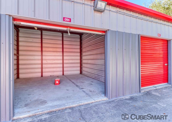 Storage Units at CubeSmart Self Storage - Lutz - 1402 East Bearss Ave - 1402 East Bearss Ave