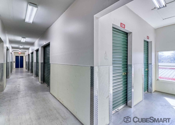 Storage Units at CubeSmart Self Storage - Lutz - 1402 East Bearss Ave - 1402 East Bearss Ave