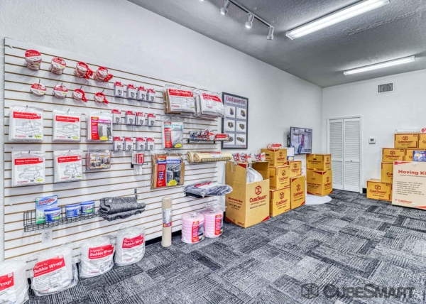 Storage Units at CubeSmart Self Storage - Lutz - 1402 East Bearss Ave - 1402 East Bearss Ave