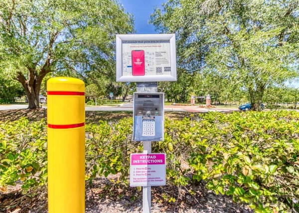 Facility photo: //images.sparefoot.com/medium/63460691ed20734ee1.jpg