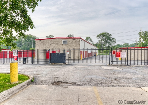 Facility photo: //images.sparefoot.com/medium/6347069f5ba0047d5c.jpg