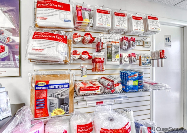 Facility photo: //images.sparefoot.com/medium/6348068832aaa55665.jpg