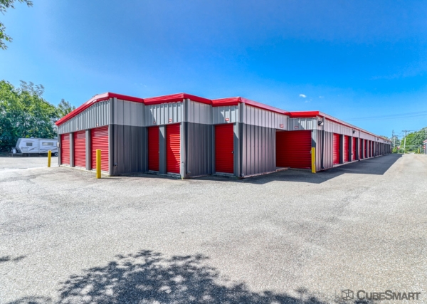 Facility photo: //images.sparefoot.com/medium/6348069f6ef8aa974b.jpg