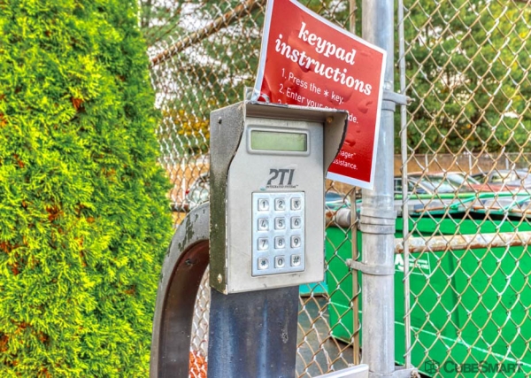 Facility photo: //images.sparefoot.com/medium/6348169143cdf3ca62.jpg