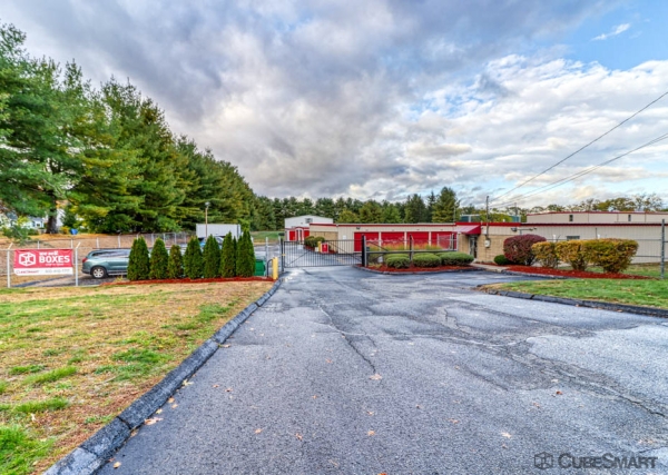 Facility photo: //images.sparefoot.com/medium/63481695f61b09d01f.jpg