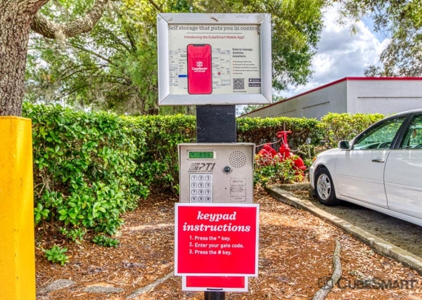 Facility photo: //images.sparefoot.com/medium/63483691ed1f3e8724.jpg