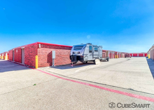 Storage Units at CubeSmart Self Storage - Frisco - 10121 Warren Parkway - 10121 Warren Parkway