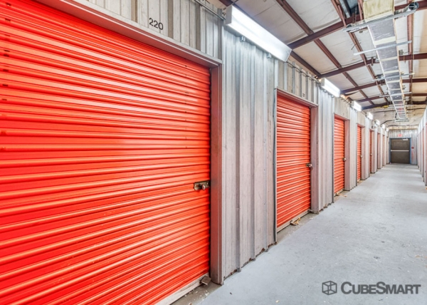 Facility photo: //images.sparefoot.com/medium/6349468a6cc9c98ec0.jpg