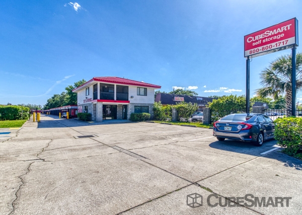 Storage Units at CubeSmart Self Storage - Orlando - 4554 E Hoffner Ave - 4554 Hoffner Ave