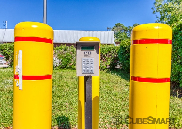 Storage Units at CubeSmart Self Storage - Orlando - 4554 E Hoffner Ave - 4554 Hoffner Ave