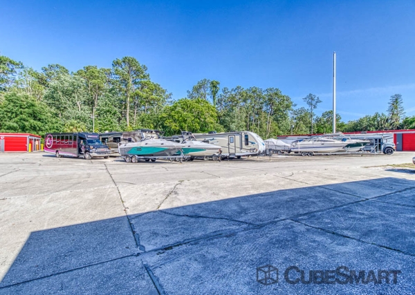 Storage Units at CubeSmart Self Storage - Orlando - 4554 E Hoffner Ave - 4554 Hoffner Ave