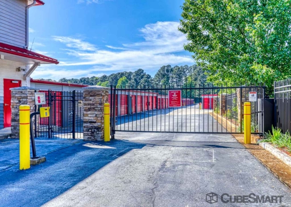 Facility photo: //images.sparefoot.com/medium/6349769899e7b37b0b.jpg