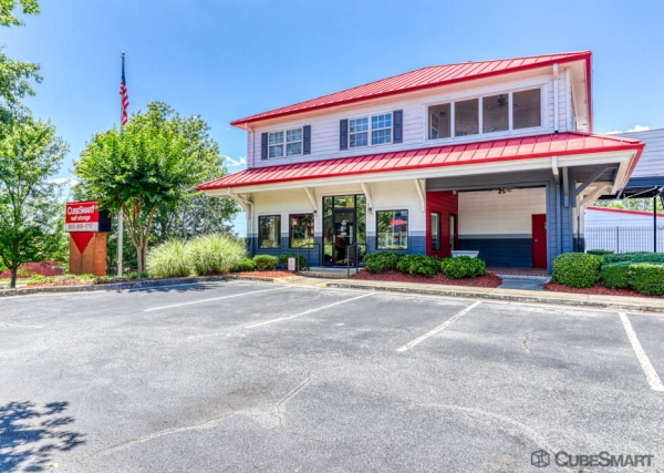 Facility photo: //images.sparefoot.com/medium/6349869787a61a991c.jpg