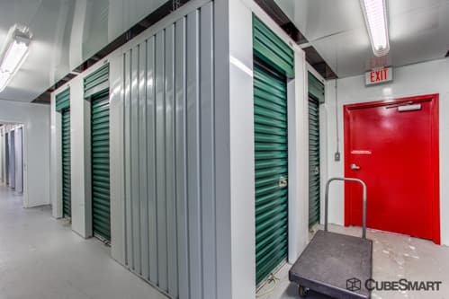 Storage Units at CubeSmart Self Storage - Tampa - 4309 Ehrlich Rd - 4309 Ehrlich Rd
