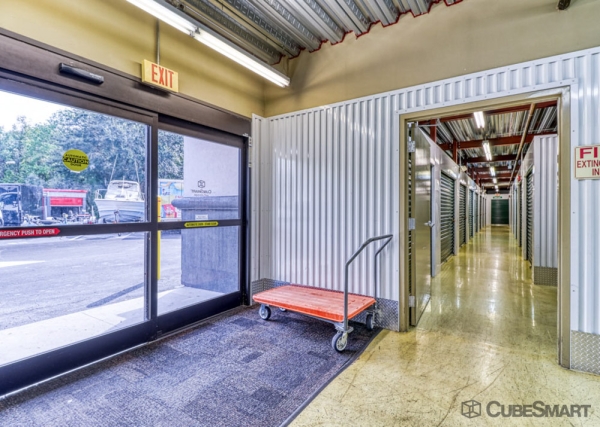 Storage Units at CubeSmart Self Storage - Jacksonville - 11570 Beach Blvd - 11570 Beach Blvd