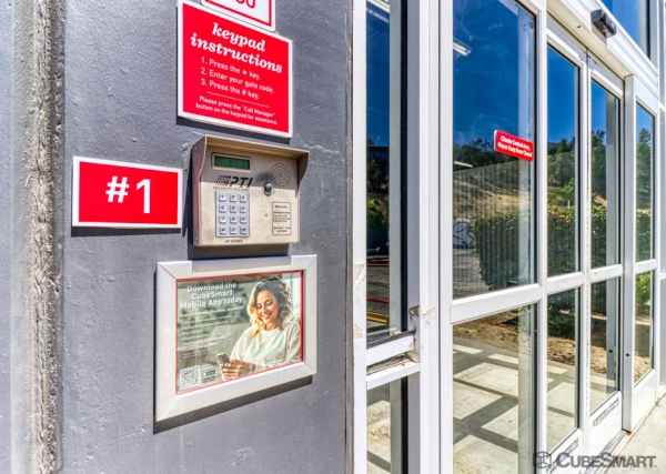 Facility photo: //images.sparefoot.com/medium/6351069fc34525348c.jpg