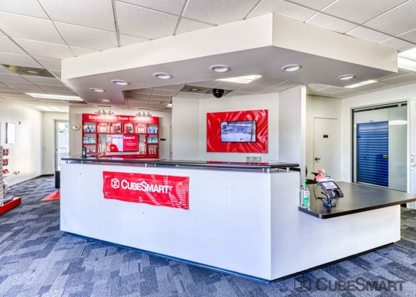 Facility photo: //images.sparefoot.com/medium/635116875fb2122036.jpg