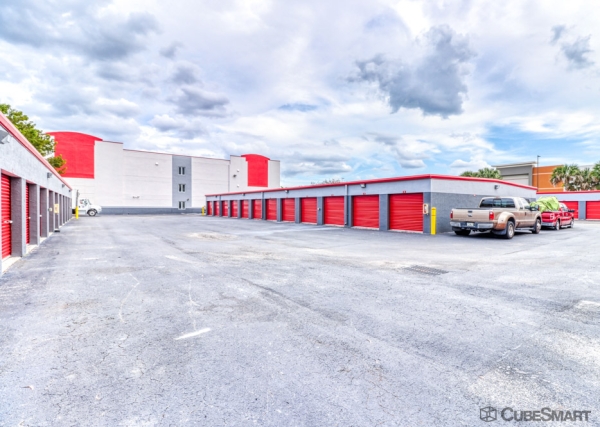 Facility photo: //images.sparefoot.com/medium/6351268945cb99d227.jpg