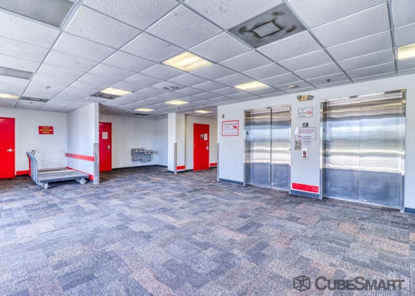 Facility photo: //images.sparefoot.com/medium/635146a1941c0cd368.jpg