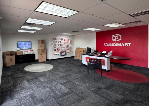 Facility photo: //images.sparefoot.com/medium/6351769e322a8524f9.jpg