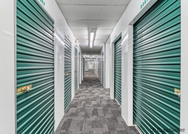 Facility photo: //images.sparefoot.com/medium/635206883428c24e5f.jpg