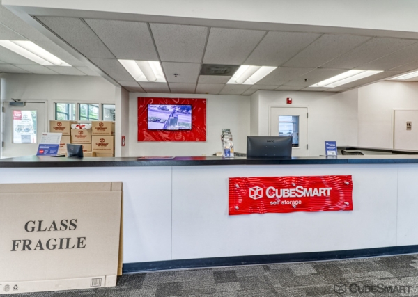 Facility photo: //images.sparefoot.com/medium/63520695e2f22c3363.jpg