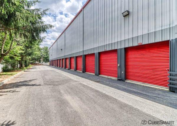 Facility photo: //images.sparefoot.com/medium/635206a1957b6c907e.jpg