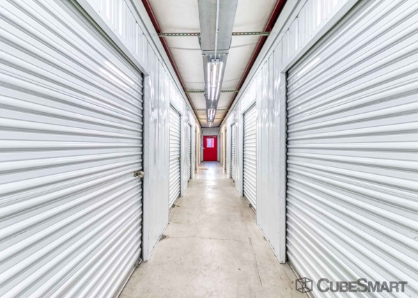Facility photo: //images.sparefoot.com/medium/6353069fc63bd1cd47.jpg
