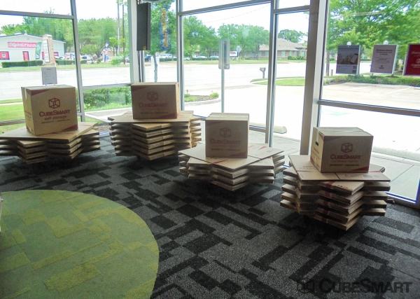 Facility photo: //images.sparefoot.com/medium/635326883581c30b91.jpg