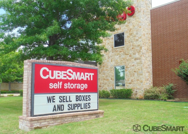 Facility photo: //images.sparefoot.com/medium/635326a1971e819086.jpg