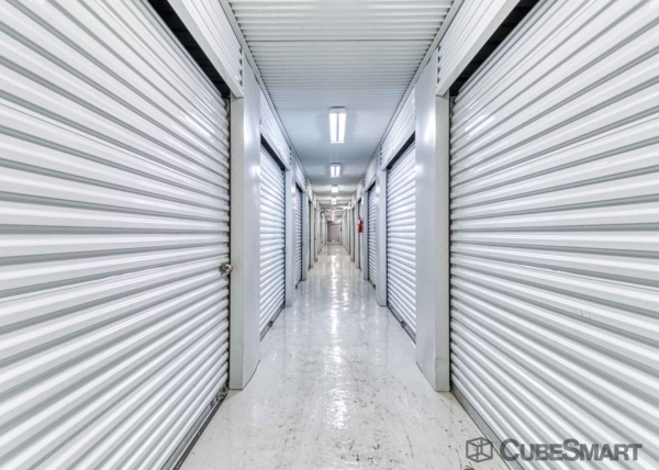 Facility photo: //images.sparefoot.com/medium/6353569f71151f1187.jpg