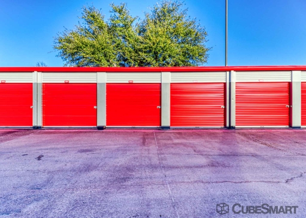 Facility photo: //images.sparefoot.com/medium/6353569fc63f61d3eb.jpg