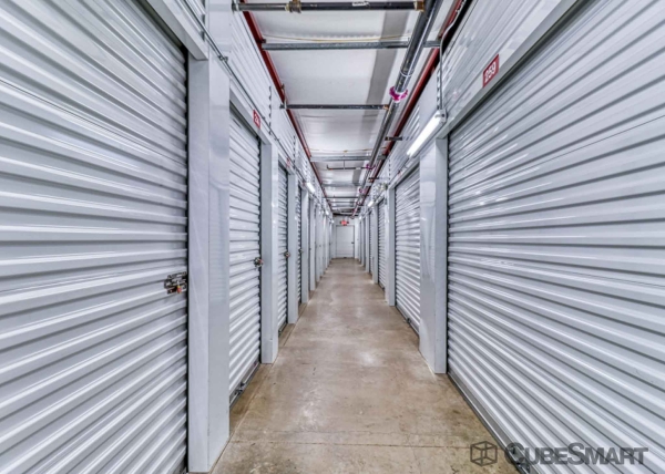 Facility photo: //images.sparefoot.com/medium/635366890711f0b747.jpg