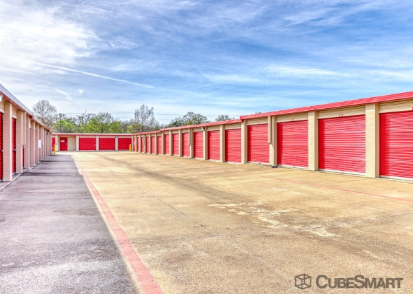 Storage Units at CubeSmart Self Storage - North Richland Hills - 6612 Davis Blvd - 6612 Davis Blvd