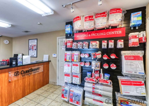Facility photo: //images.sparefoot.com/medium/6353968ca7ccc27d9b.jpg