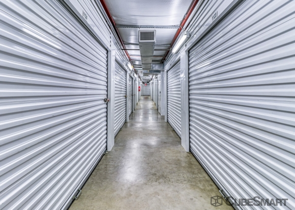 Facility photo: //images.sparefoot.com/medium/635466883591da3562.jpg