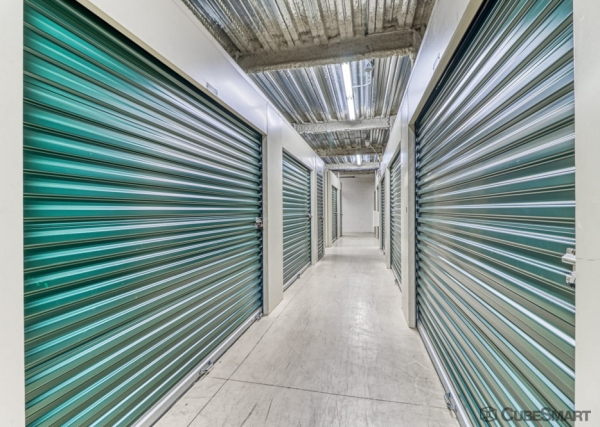 Facility photo: //images.sparefoot.com/medium/63548687f37dd8b9a2.jpg