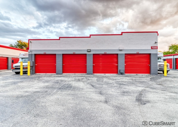 Facility photo: //images.sparefoot.com/medium/63548687f37e367983.jpg