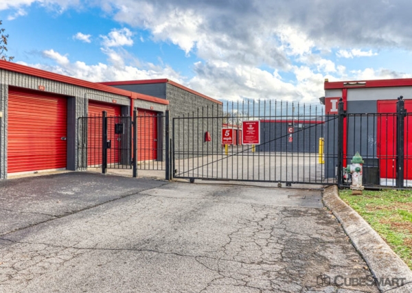 Storage Units at CubeSmart Self Storage - Nashville - 2825 Lebanon Pike - 2825 Lebanon Pike