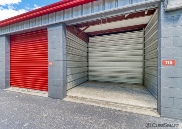 Facility photo: //images.sparefoot.com/medium/6355869fc5c085e15a.jpg