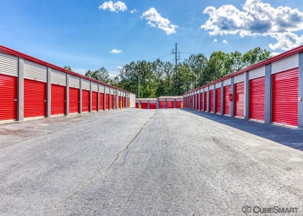 Facility photo: //images.sparefoot.com/medium/6356469fc42546078a.jpg