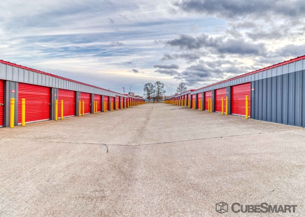 Facility photo: //images.sparefoot.com/medium/6356669fc5f10998f6.jpg