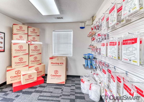Facility photo: //images.sparefoot.com/medium/6356669fc5f152b22f.jpg
