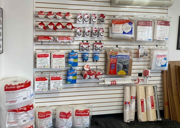 Facility photo: //images.sparefoot.com/medium/635686983142de9d92.jpg