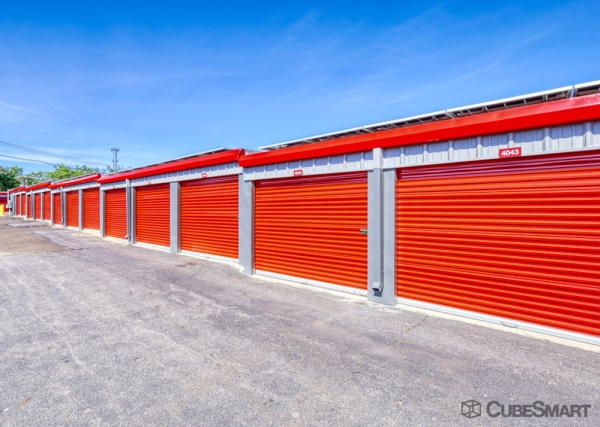 Facility photo: //images.sparefoot.com/medium/635686a33b0fb1d706.jpg