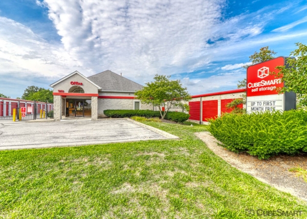 Storage Units at CubeSmart Self Storage - Hilliard - 5252 Nike Drive