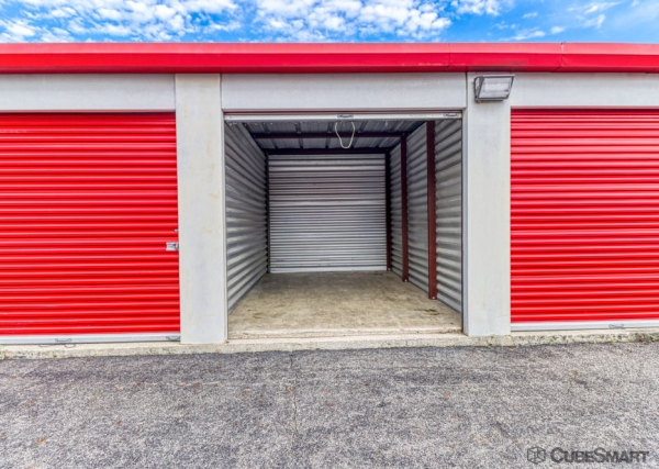 Facility photo: //images.sparefoot.com/medium/6357069fc577494e60.jpg
